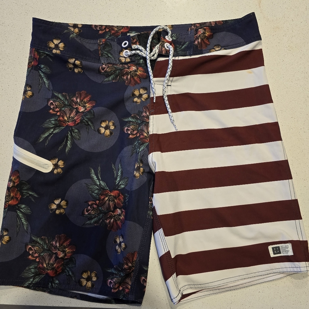 Men's boardshorts size 32
